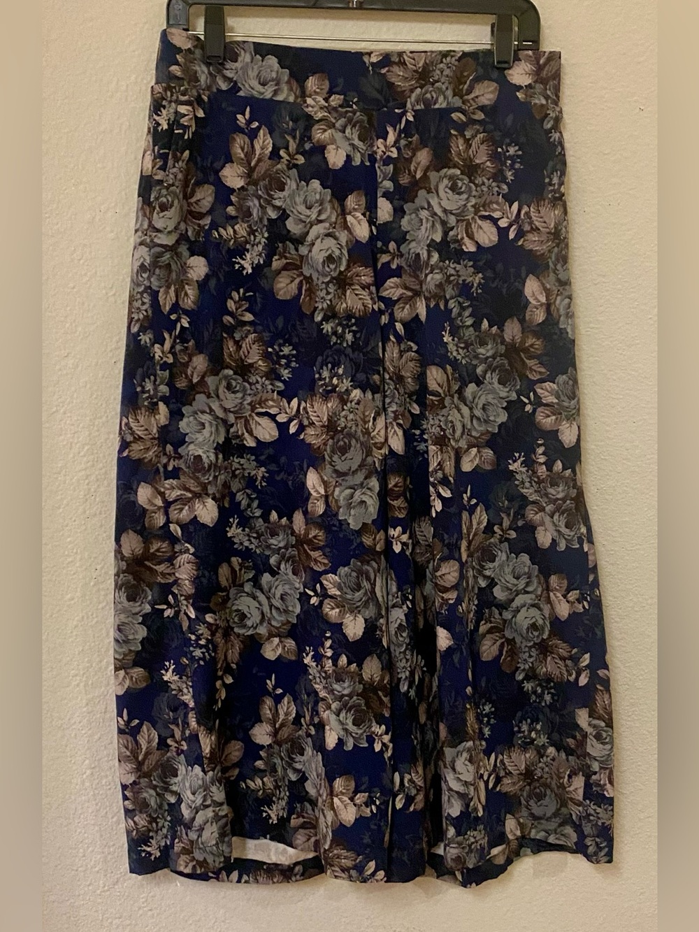 Torrid Floral Navy Cropped Kulak Pants - Quick List For Live